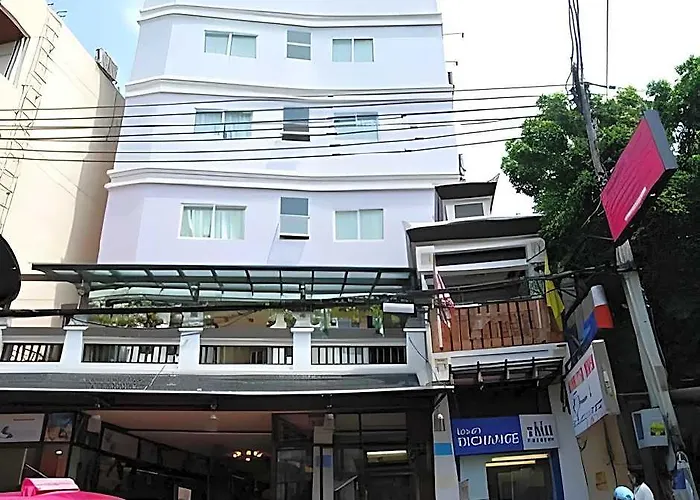 Rambuttri House