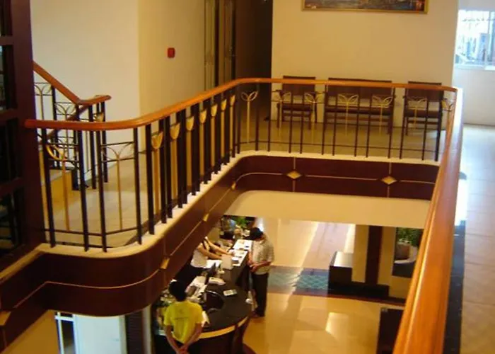 Rambuttri House Hotel 2*